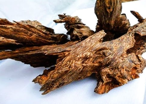 Agarwood has a heavier weight when the same volume